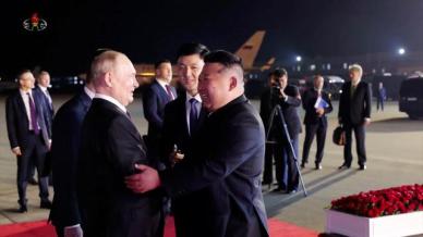 김정은·푸틴, 1시간 30분 회담…전략적 협력 강화
