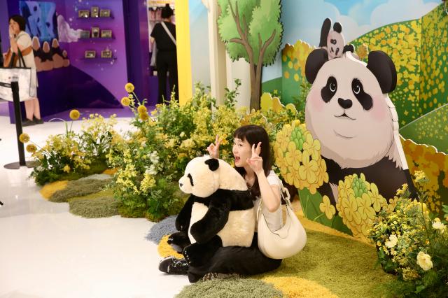 PHOTOS: Everland opens panda family pop-up store