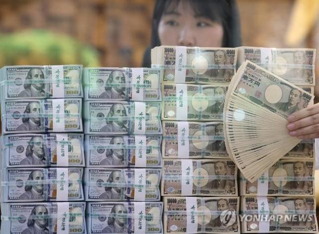 ウォン安ドル高で外貨預金23.9億ドル減少···5か月連続↓