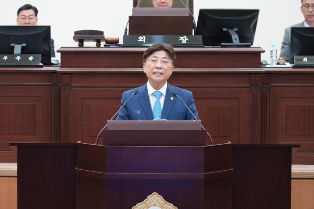 시정질의를 하고 있는 박주학 영천시의원사진영천시의회