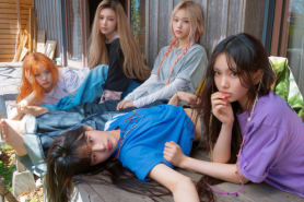 NewJeans Japanese debut album tops Oricon chart 