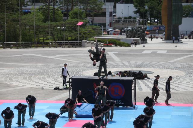 Military Taekwondo demonstration team perform at the at the War Memorial of Korea in Seoul on June 25 2024 AJU PRESS Han Jun-gu