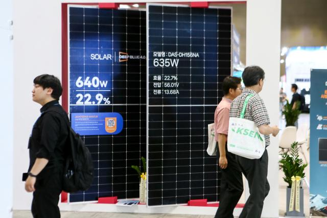 PHOTOS: Expo showcases latest solar energy technologies