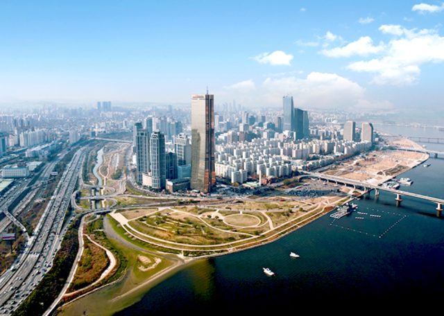 This undated photo shows Yeouido Seoul This screenshot image was captured from the website of Visit Seoul run by Seoul Tourism Organization