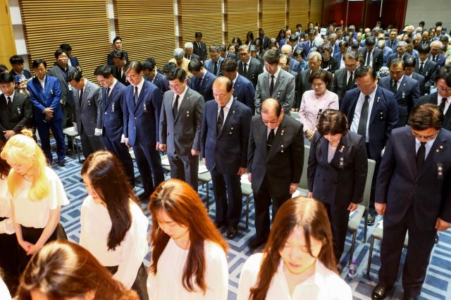 Dignitaries observe a moment of silence for the victims during a ceremony marking the 75th anniversary memorial ceremony of Paik Beom Kim Koo at Yongsan-gu Seoul on June 26 2024 AJU PRESS Kim Dong-woo

