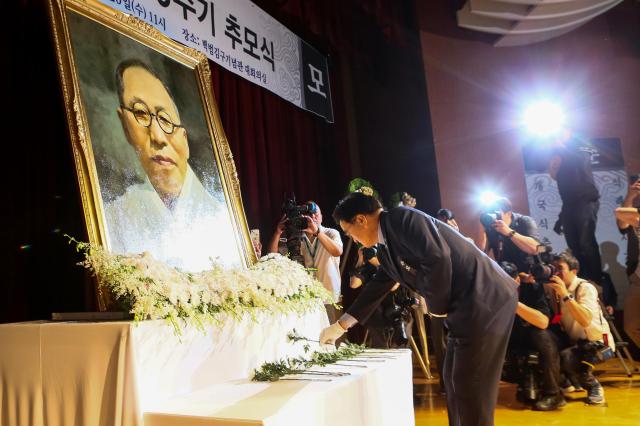 National Assembly Speaker Woo Won-shik dedicates flowers during a ceremony marking the 75th anniversary of Paik Beom Kim Koos death at Yongsan-gu Seoul on June 26 2024 AJU PRESS Kim Dong-woo