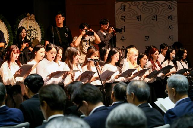 Members of the Sookmyung Womens University Choir sing a memorial song a ceremony marking the 75th anniversary of Paik Beom Kim Koos death at Yongsan-gu Seoul on June 26 2024 AJU PRESS Kim Dong-woo