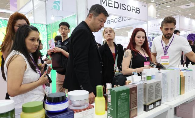 Surging Korean cosmetics exports on track for record yearly volume