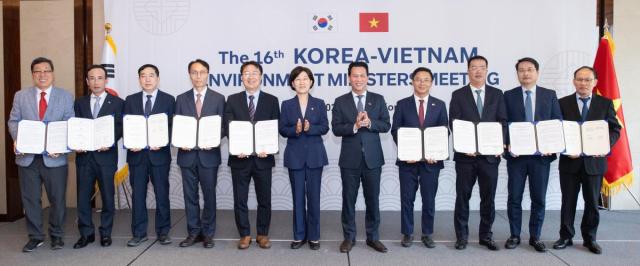 Lễ trao các Biên bản ký kết hợp tác giữa các cơ quan hai Bộ trong lĩnh vực tài nguyên và môi trường ẢnhBộ TNMT Hàn Quốc