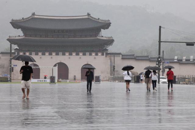 PHOTOS: Heavy rain alerts issued as monsoon downpours hit many parts of Korea