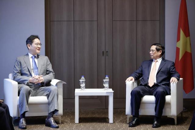 Thủ tướng Việt Nam Phạm Minh Chính tiếp Chủ tịch Tập đoàn Samsung Electronics Lee Jae-yong vào sáng ngày 27 ẢnhCổng thông tin điện tử Chính phủ Việt Nam