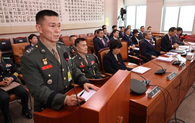 임성근 전 해병대 1사단장이 지난달 21일 오전 국회 법제사법위원회에서 열린 순직 해병 진상규명 방해 및 사건은폐 등의 진상규명을 위한 특별검사 임명법채상병특검법에 대한 입법청문회에서 증인선서 거부 소명을 하고 있다 사진연합뉴스