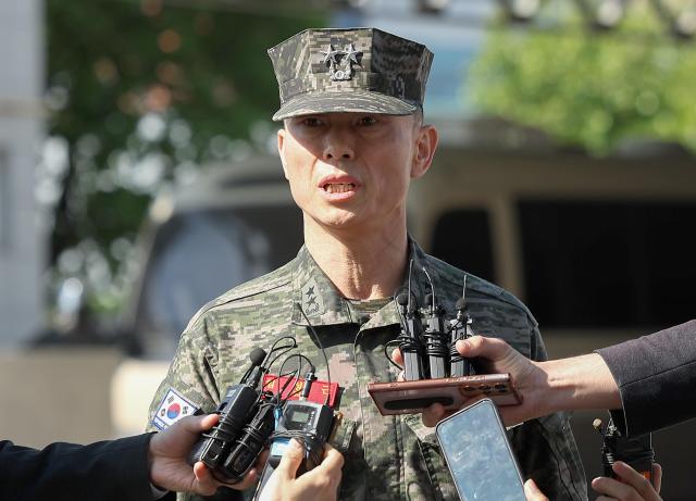 임성근 전 해병대 1사단장이 13일 오전 경북 경산시 경북경찰청 형사기동대에서 해병대 채상병 순직 사건 조사를 받기 위해 출석하기 전 취재인 앞에서 입장을 밝히고 있다 사진연합뉴스