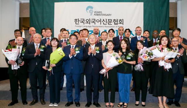 PHOTOS: Reporters, editors honored at Foreign Language Newspapers Associations ninth anniversary