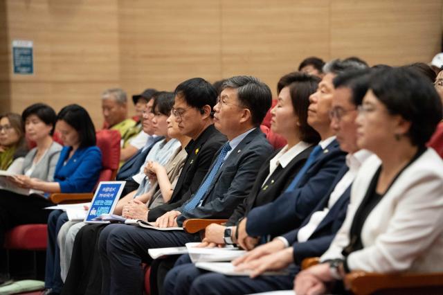 Members of the National Assemblys Health and Welfare Committee participate in a public healthcare forum at the National Assembly Members Office Building in Yeouido Seoul on July 10 2024 AJU PRESS Park Jong-hyeok