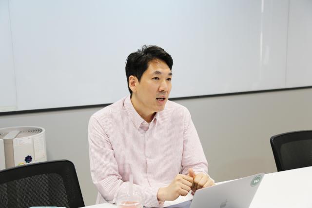 이승준 오아테크 대표가 아주경제와 인터뷰를 진행하고 있다 사진김다이 기자