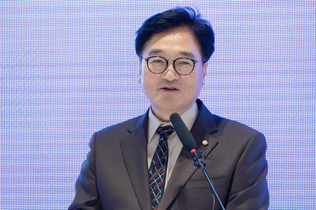 우원식 국회의장이 27일 오후 서울 영등포구 CCMM 빌딩에서 열린 한국여성의정 제22대 여성 국회의원 축하 어울모임에서 축사를 하고 있다 20240627사진유대길 기자 dbeorlf123ajunewscom