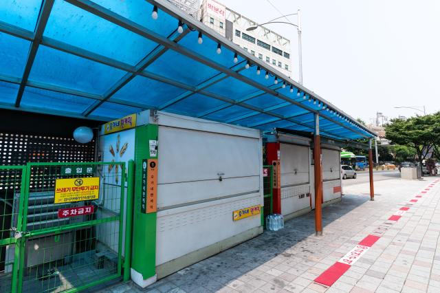 Shuttered food stalls line the once-bustling Cup-bap alley in Noryangjin Dongjak District Seoul on July 12 2024 AJU PRESS Park Jong-hyeok