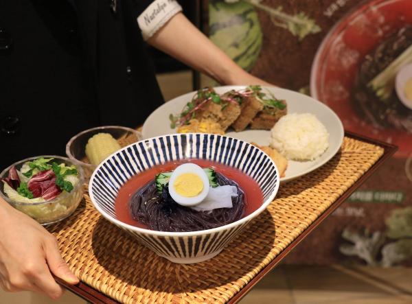 맛남상생 프로젝트 충남 부여 농특산물 활용한 수박막국수 메뉴 사진CJ프레시웨이