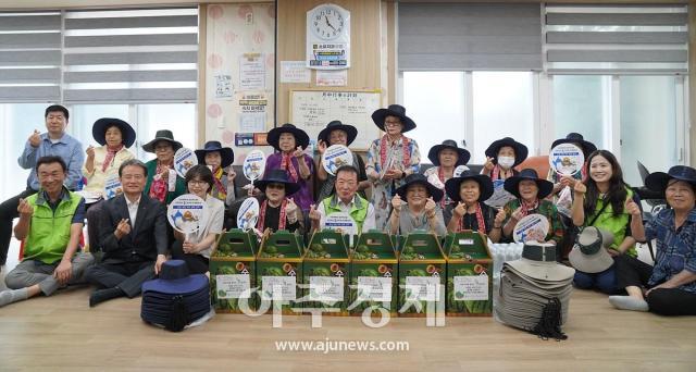 대구도시개발공사는 초복을 맞아 직영관리 중인 지산 범물 상인 3개 단지에 ‘영구임대아파트 입주민 건강한 여름나기 지원 행사’를 마련했다 사진대구도로공사