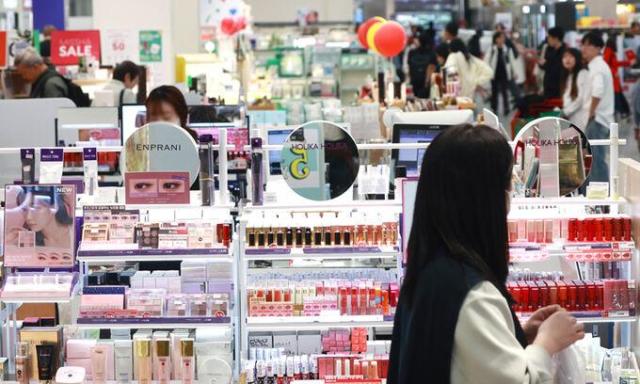 Kビューティー人気に韓国化粧品輸出額48億ドル…「過去最高」