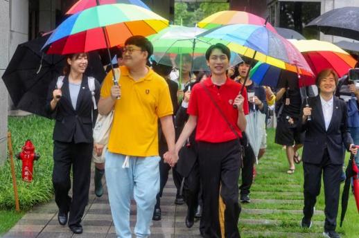 Tòa án tối cao Hàn Quốc công nhận quyền lợi bảo hiểm y tế cho cặp đôi đồng giới