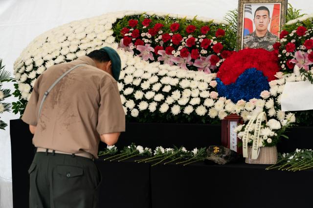 PHOTOS: Koreans pay respects to Marine killed in flood rescue operation one year ago