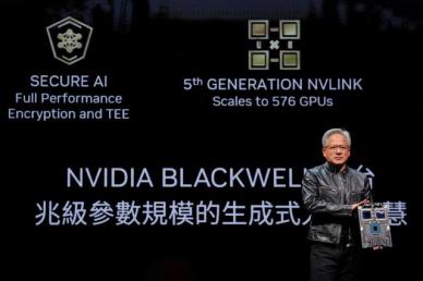 엔비디아, 중국용 차세대 AI칩 블랙웰 개발 중…美 제재 우회 