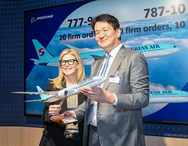 Korean Air signs deal to buy up to 50 Boeing planes