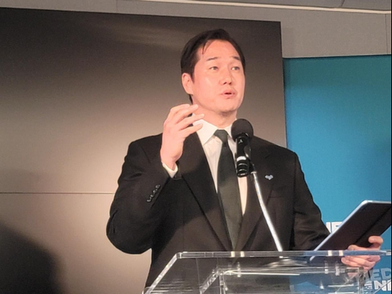 Actor Yoo Ji-tae gives an English speech on Monday at the 2024 International Dialogue on North Korean Human Rights in Washington DC Yonhap