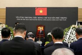 Chủ tịch các tập đoàn lớn của Hàn Quốc viếng Tổng bí thư Nguyễn Phú Trọng tại ĐSQ Việt Nam tại Hàn Quốc