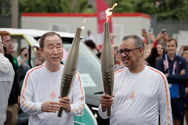 반기문왼쪽 전 UN 사무총장과 WHO 사무총장 사진AFP·연합뉴스