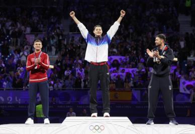[파리올림픽 2024] 첫 금메달의 주인공