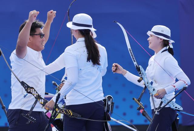 Team South Korea celebrates winning the Women Team Gold Medal match against China of the Archery competitions in the Paris 2024 Olympic Games at the Invalides in Paris France 28 July 2024 EPA-Yonhap