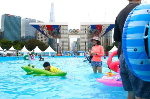 VISUALS: Expanded water park opens in front of Olympic Park