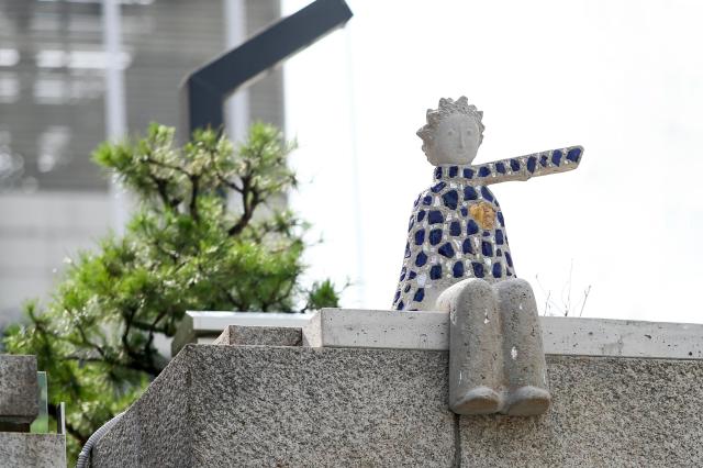 The sculpture Le Petit Prince by Lee Yeoung-sup is on display at the second-floor terrace of Sejong Center for the Performing Arts on July 30 2024 AJU PRESS Kim Dong-woo