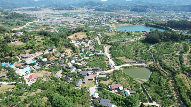 홍도마을 전경사진청도군