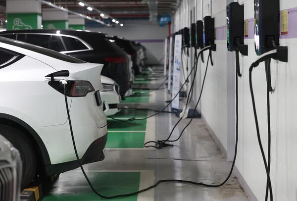 Koreas electric vehicle registrations surpasses 600000 according to data released by the Korea Automobile  Mobility Association KAMA and the Ministry of Land Infrastructure and Transport on August 1 2024 Yonhap photo