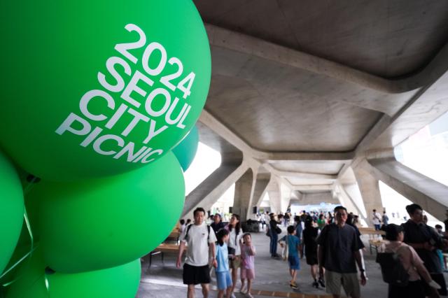 Visitors attend the 2024 Seoul City Picnic which opened on Aug 1 at the Dongdaemun Design Plaza DDP in Seoul AJU PRESS Park Jong-hyeok