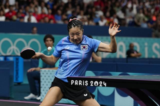 Table tennis player Shin Yu-bin plays against Chinas Chen Meng during a womens singles semifinal at the Summer Olympics in Paris France on Aug 2 2024 AP-Yonhap