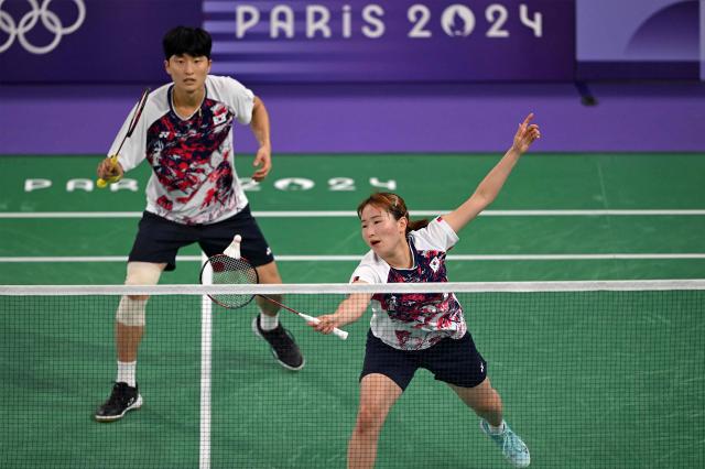 Jeong Na-eun plays a shot in the mixed doubles badminton semi-final match against South Korea at the Paris Olympics in France on August 2 AFP-Yonhap