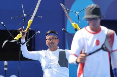 [파리올림픽 2024] 韓 양궁, 남자 개인전 은메달 확보…김우진-이우석 4강 맞대결