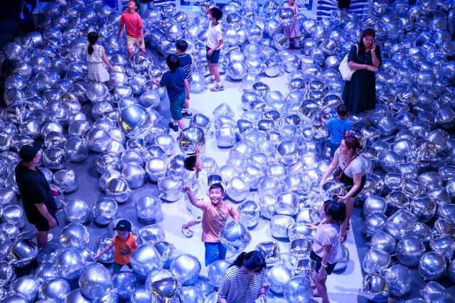 Children enjoy the Mega Boopoo event exhibition at Dongdaemun Design Plaza in Seoul on Aug 5 2024 AJU PRESS Kim Dong-woo