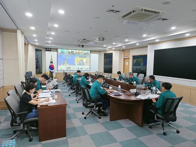 함평군은 7월 22일 발효된 폭염경보가 계속 지속됨에 따라 임만규 부군수 주재로 지난 5일 폭염 대비 대책회의를 개최했다사진함평군