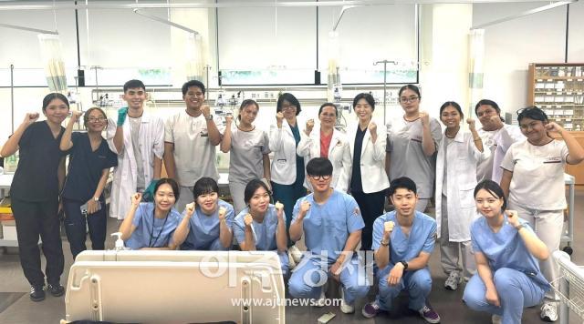 대구보건대학교 간호학과 실습실에서 리시움필리핀대학교 연수단이 전공 실습을 시행하고 있다 사진대구보건대학교