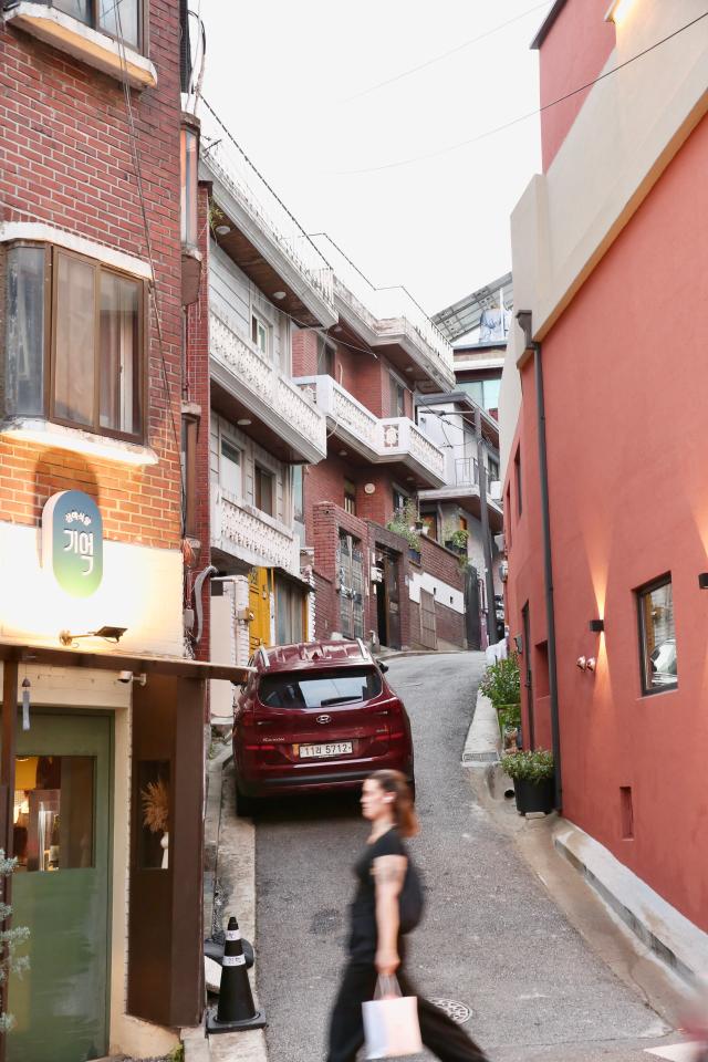 A person walks in Haebangchon Yongsan Seoul on August 6 2024 AJU PRESS Han Jun-gu