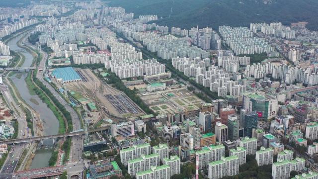 노원구 아파트와 창동차량기지 부지 전경사진노원구