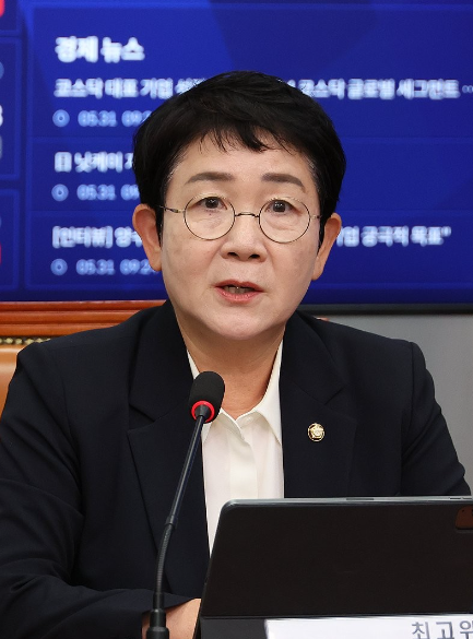 박정현 더불어민주당 최고위원이 지난 5월 31일 오전 서울 여의도 국회에서 열린 최고위원회의에서 발언하고 있다 사진연합뉴스