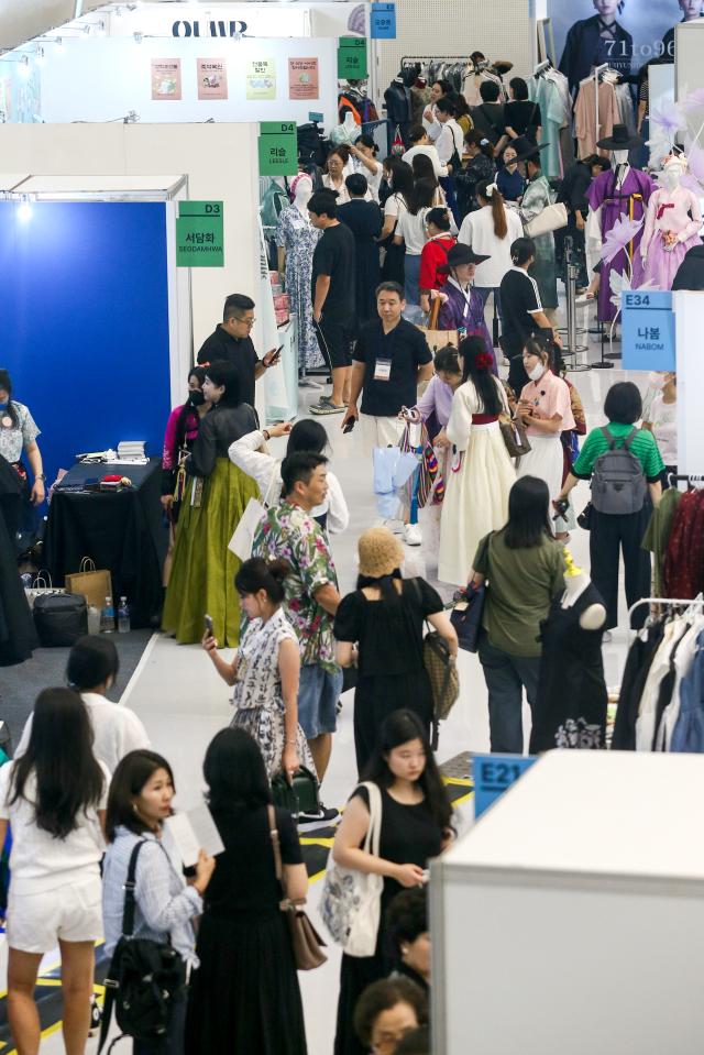 The Hanbok Expo takes place at Dongdaemun Design Plaza in Seoul on Aug 9 2024 AJU PRESS Kim Dong-woo