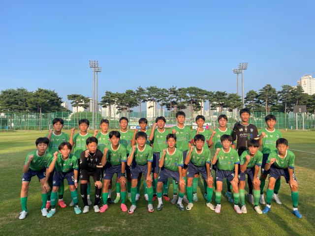 목포FCU-15는 이번대회에서 2021년 축구단 창단이래 첫 전국대회에서 입상을 하는 쾌거를 달성했다사진김옥현 기자